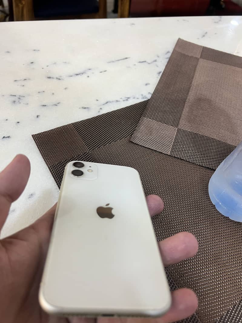 Apple iPhone 11 6