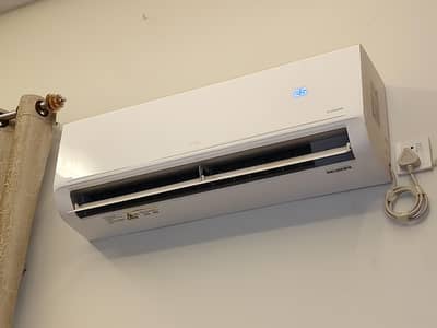 TCL 1.5 ton DC inverter T3 only 2 months used