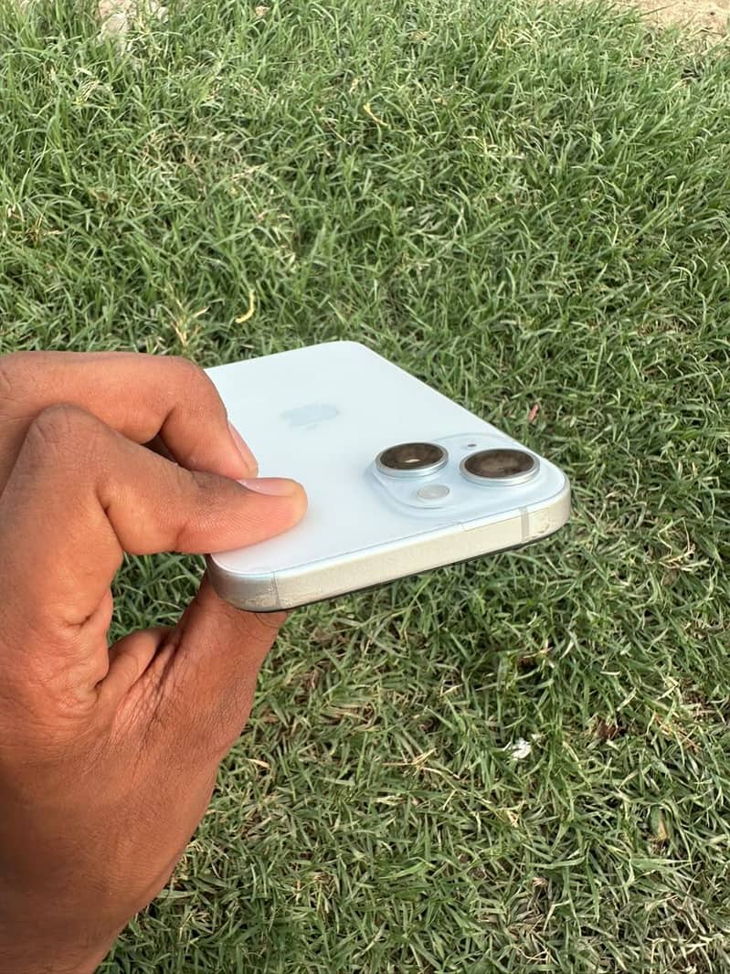 Apple iPhone 15 4