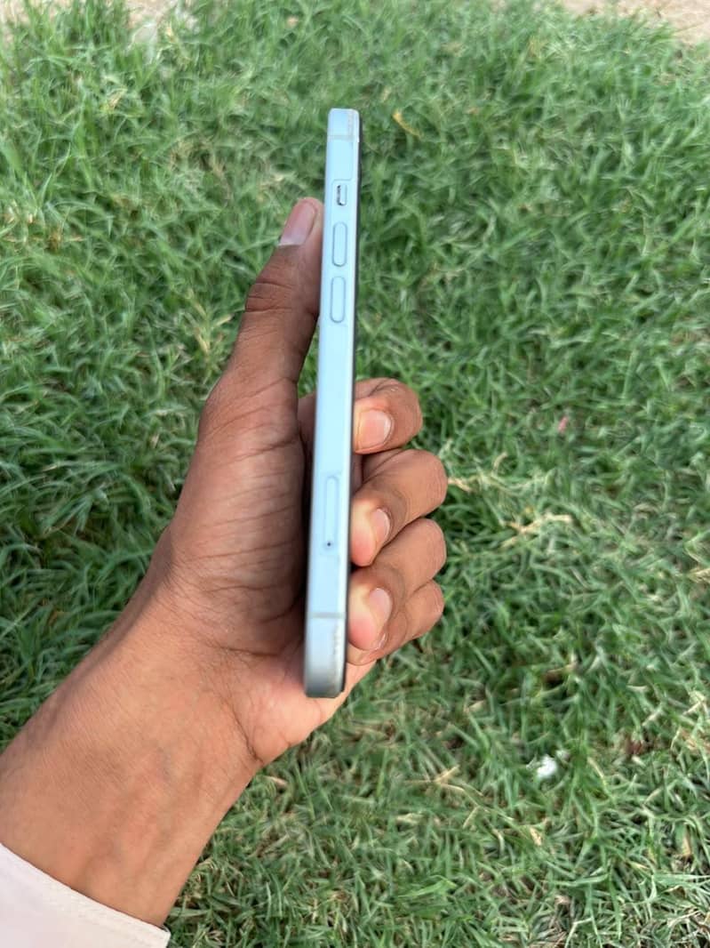 Apple iPhone 15 5
