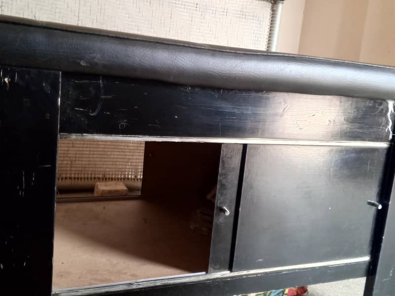 Facial bed with Wooden cabinets for saloons. beauty parlor facial bed 1