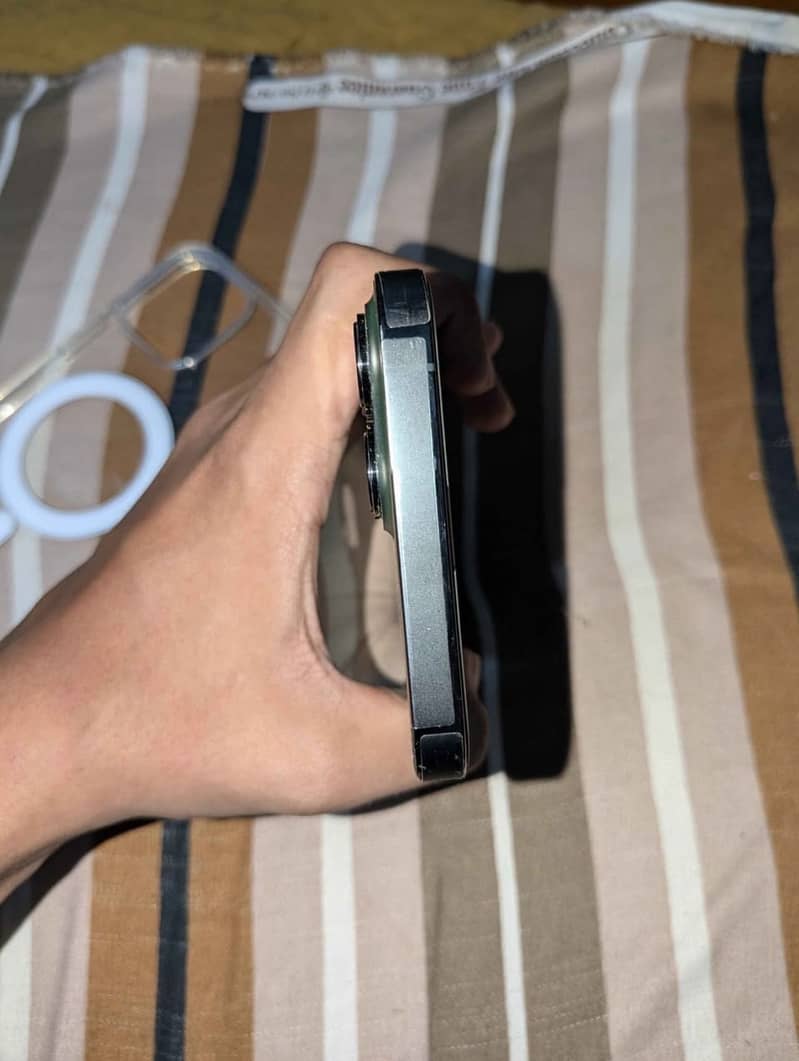 Apple iPhone 13 Pro Max 6