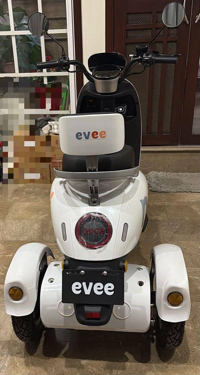 EV three wheel 0