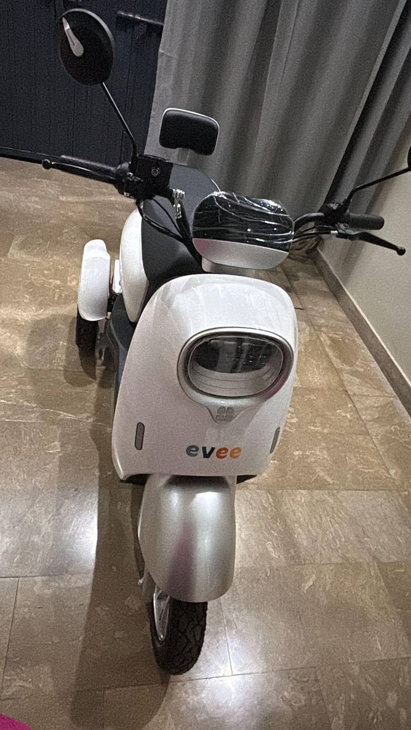 EV three wheel 2