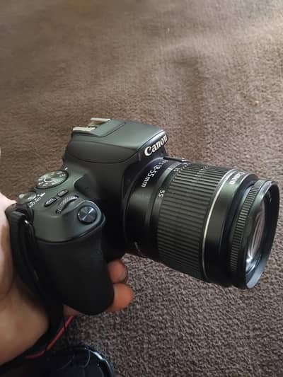 Canon EOS 200D 10/10 condition