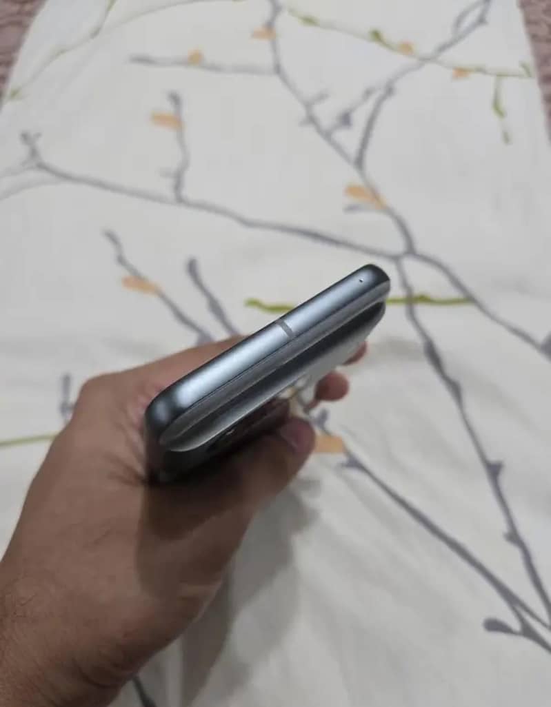Google Pixel 8 2