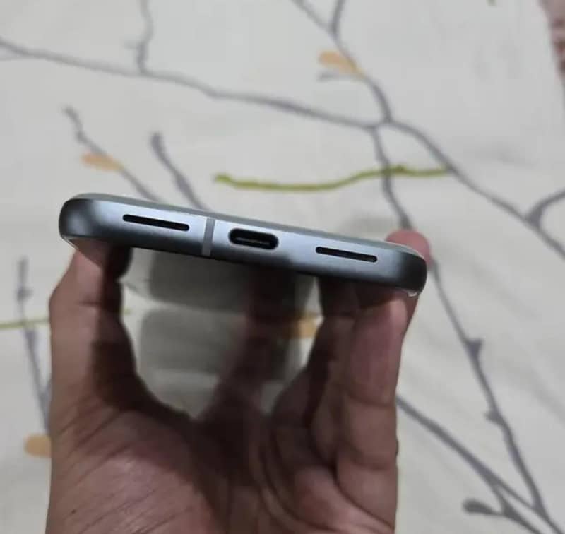 Google Pixel 8 3