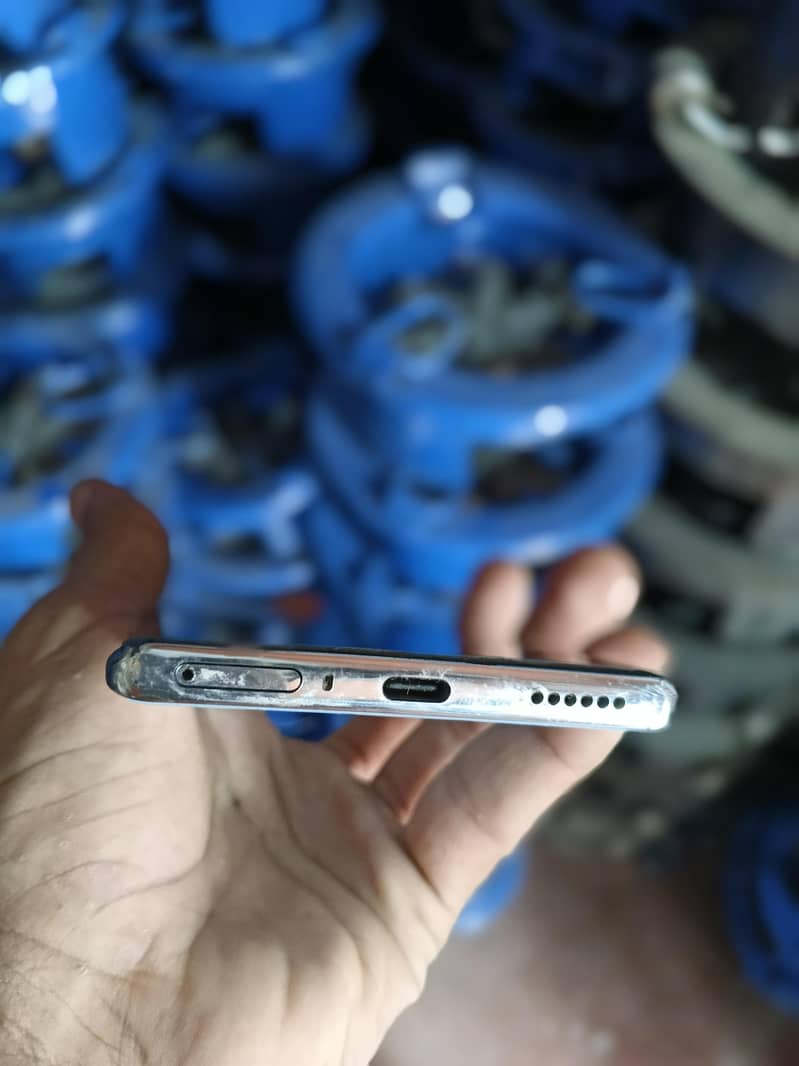 Tecno CAMON 40 Pro 6