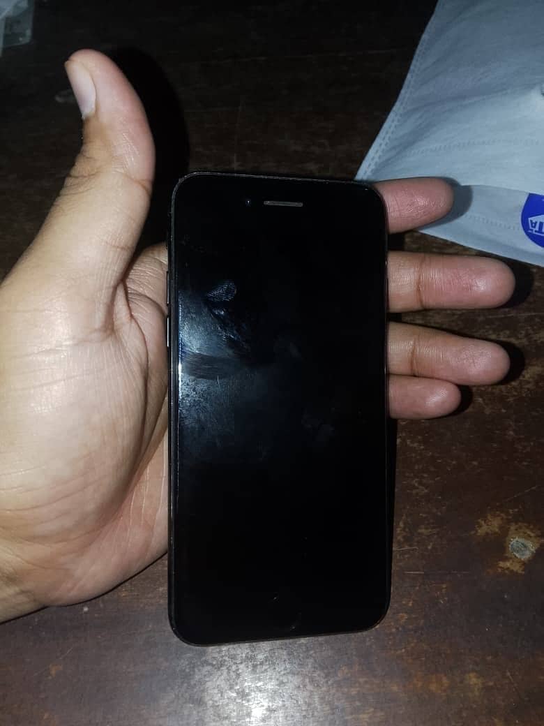 Apple iPhone 7 4