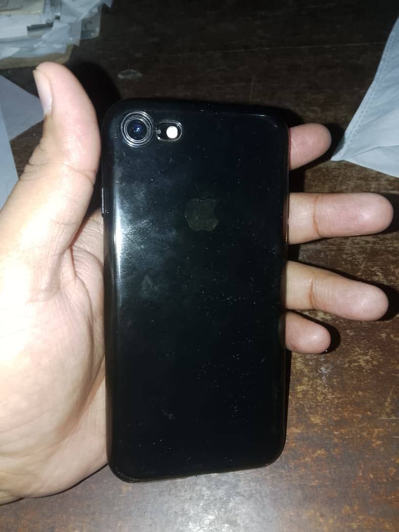 Apple iPhone 7 7