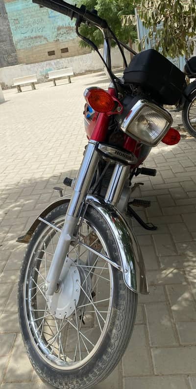 Honda 125 1st owner Karachi Number Rate me ziyada kami ni hogi