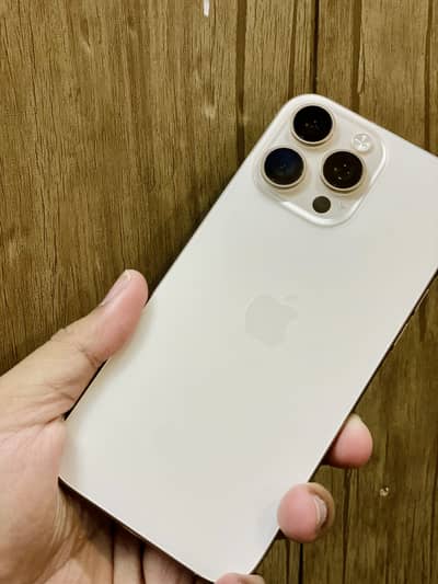 Apple iPhone 16 Pro Max