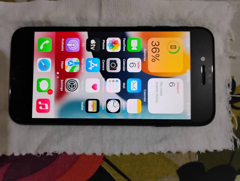 Apple iPhone 7 1
