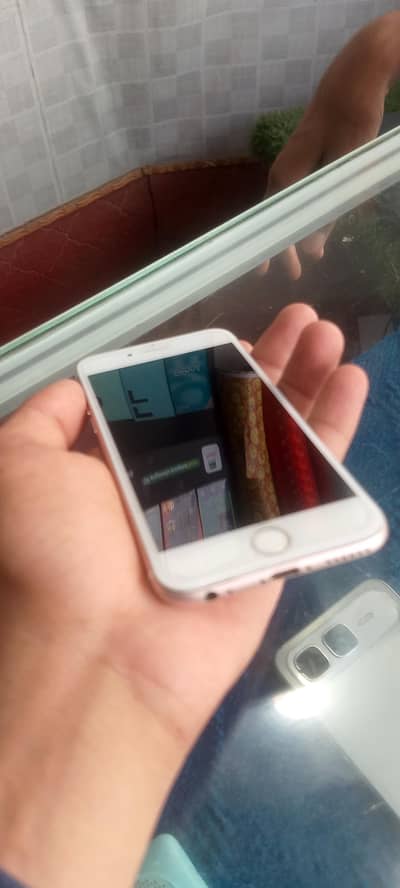 Apple iPhone 6S