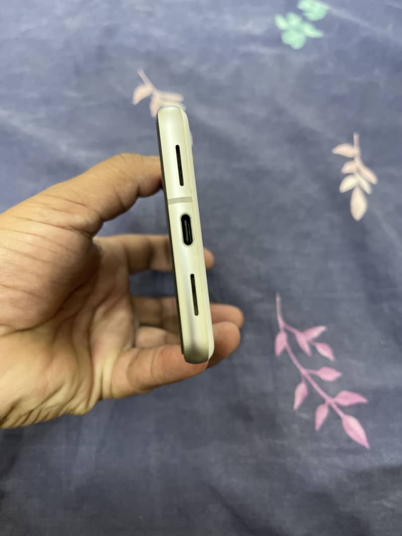 Google Pixel 7 3