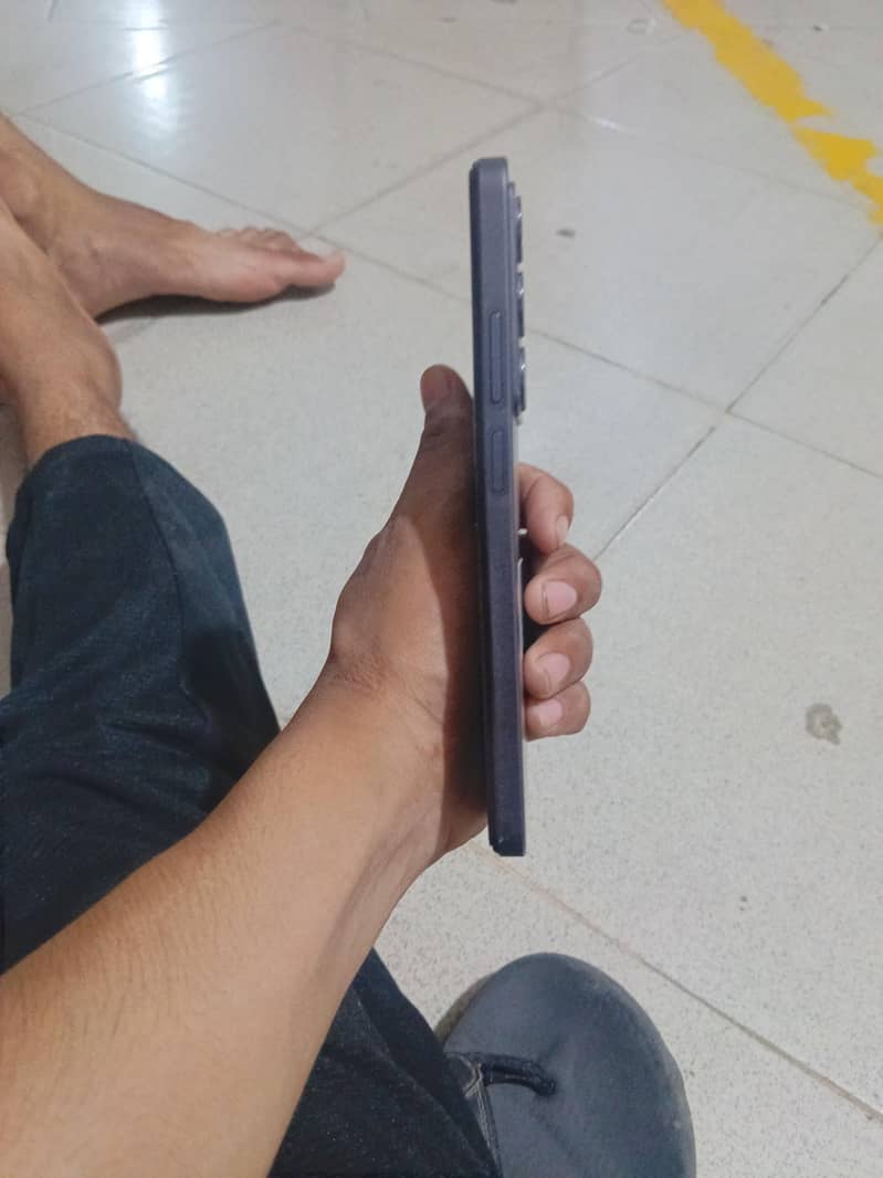 Realme C75 6