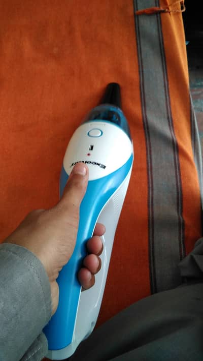 it is handled vacuum cleaner