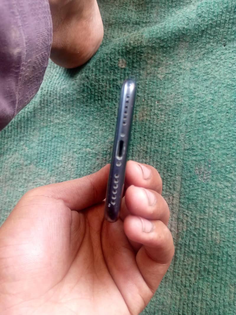 Apple iPhone 7 2