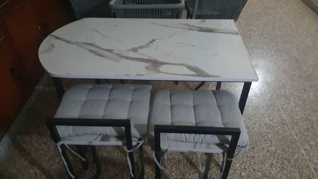 kids dining table 0