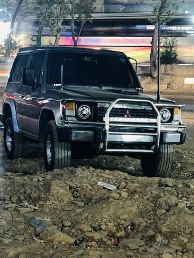 Mitsubishi Pajero 1988