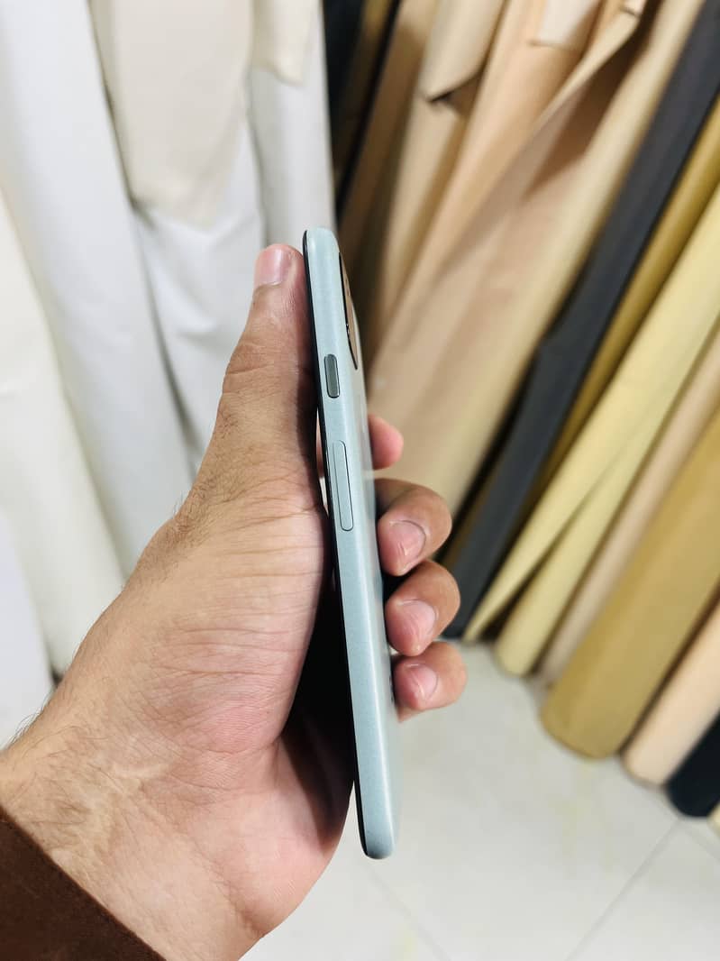 Google Pixel 5a 4