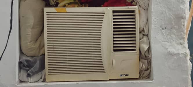 York Ac in best condition 24000 Paise munasib ho jayengai