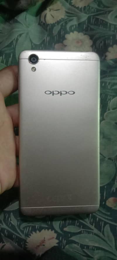 Oppo A37 good condition 2 Ram 16 Rom