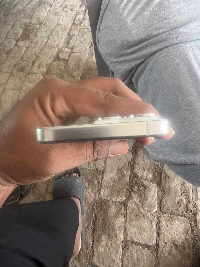 iPhone 15 pro max 5
