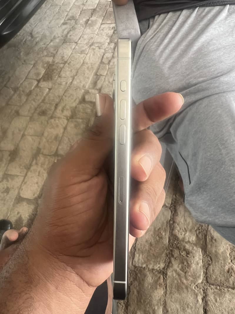 iPhone 15 pro max 7