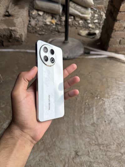 Tecno SPARK 30 pro