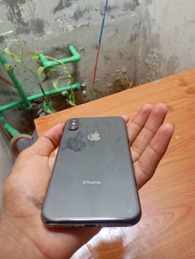 Apple iPhone X. factory unlock. 64gb. 85%