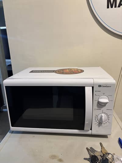 Microwave Dawlance almost new