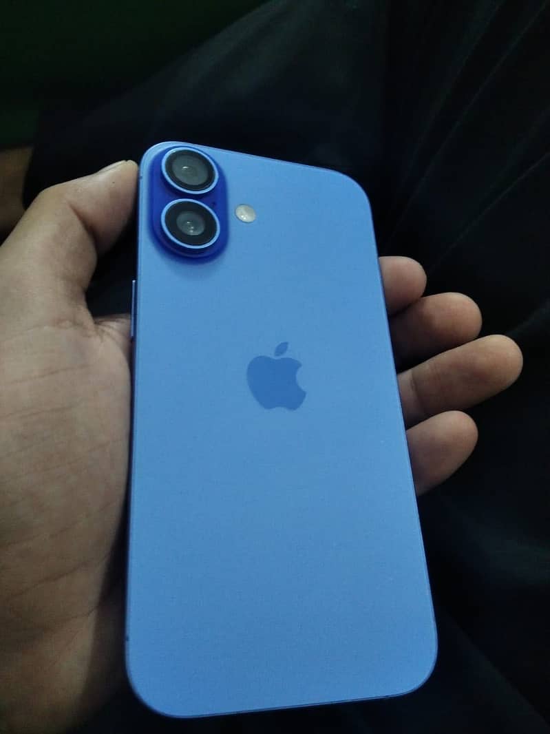 Apple iPhone 16 0