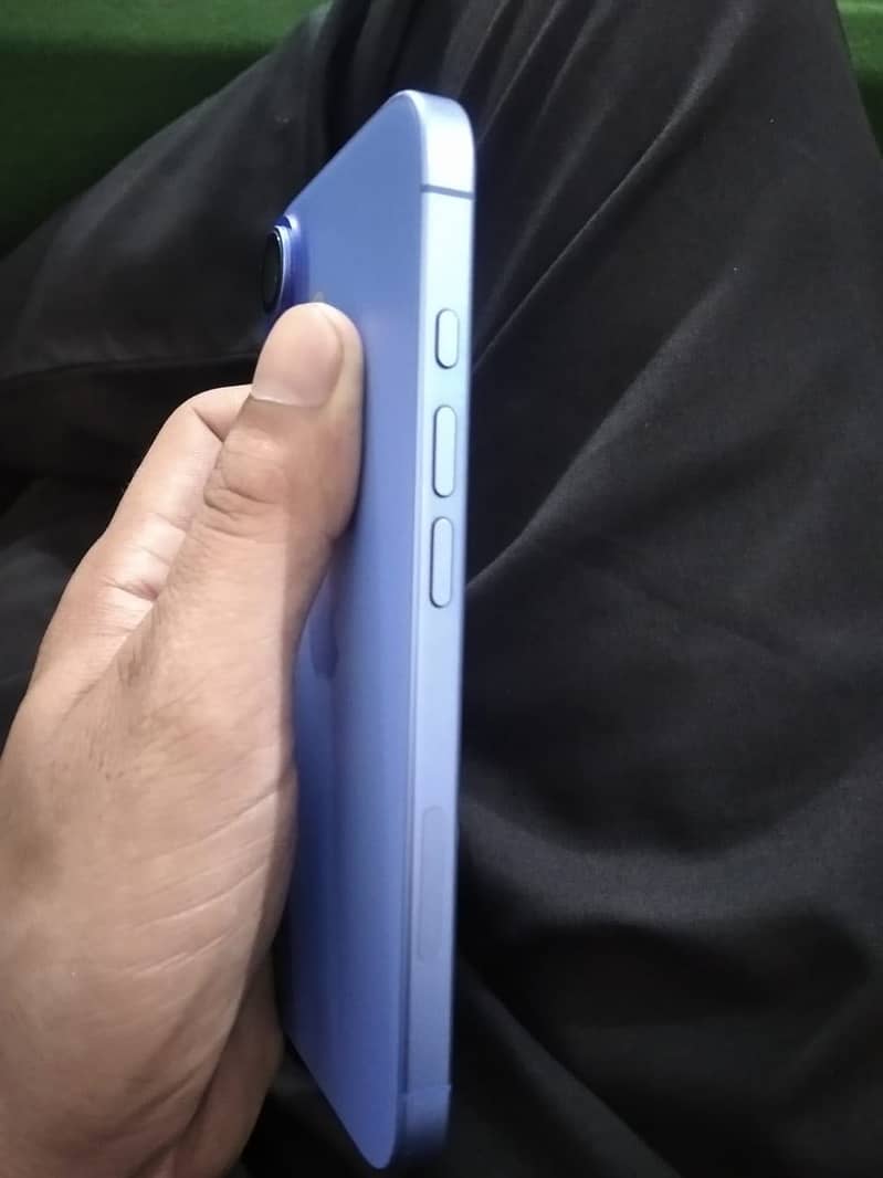 Apple iPhone 16 1