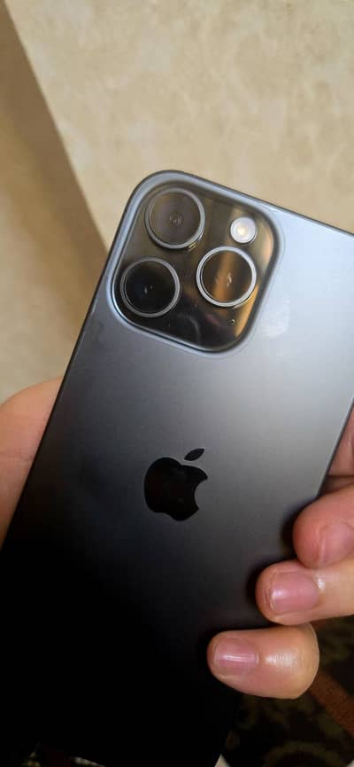Apple iPhone 16 Pro Max