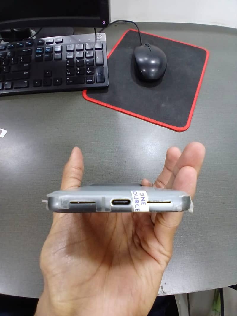 Google Pixel 8 4