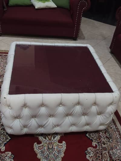 Centre table for sale.