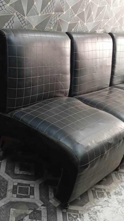 4 pieces ha sofa set condition thk ha