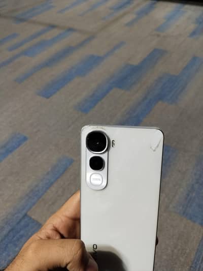 Vivo Y400