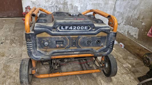 LIFAN LF4200E 2.5kVA Petrol & Gas Generator Electric Start