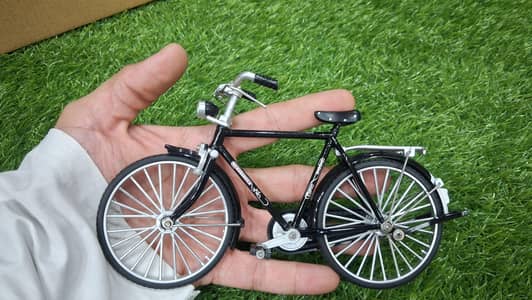 Cycle (decoration piece)