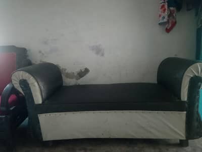 3 Seater Couch Sofa  Good Condition Comfortable & Stylish