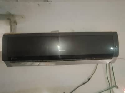 gree g10 generation 1 ton best condition and perfect cooling