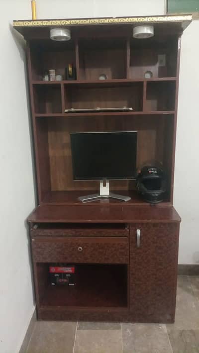 COMPUTER TABLE