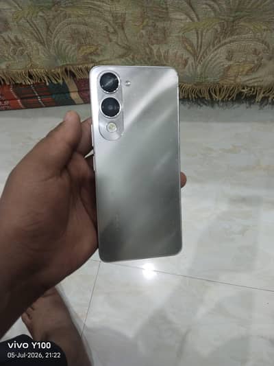Vivo Y04 8 128 condition 10 by9.5 rapta number o3o64154855