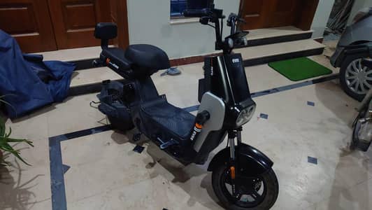 Evee Mito Electric Scooter