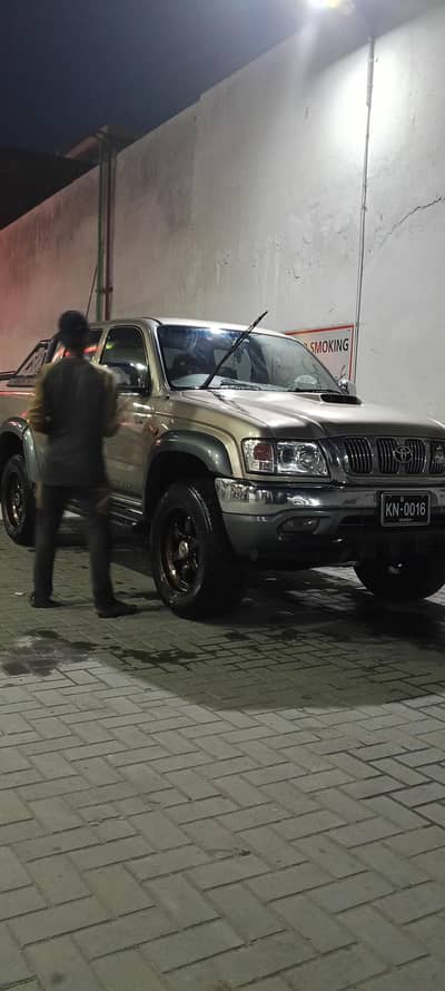 Toyota Hilux 2003