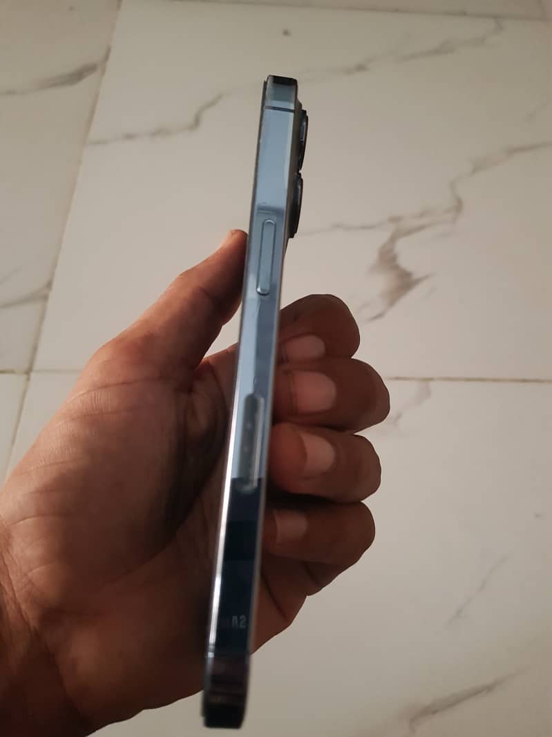 Apple iPhone 13 Pro 3