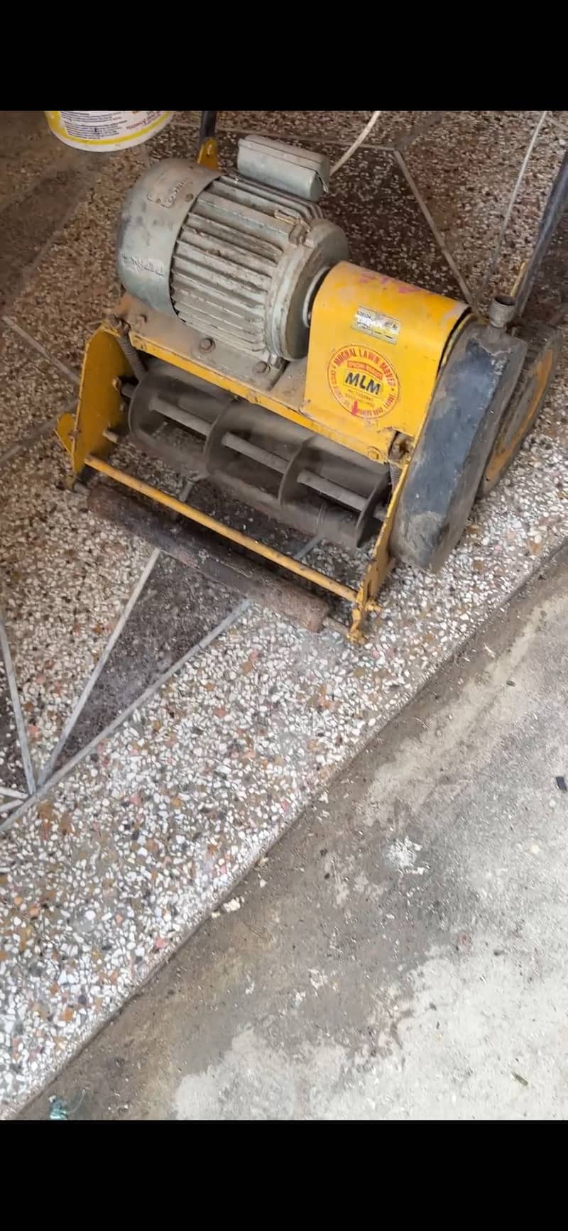 Grass cutting machine 0