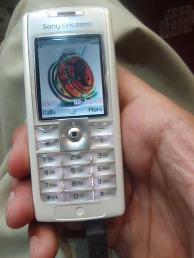 SONY ERICSSON WITH CHARGER SIM WORKING ALL OK